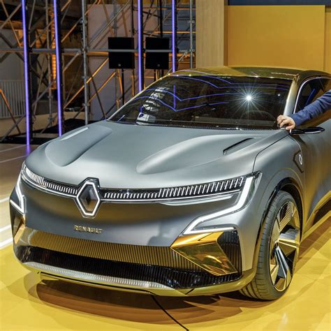Renault Mégane eVision oraz Dacia Spring to elektryzujące i elektryczne ...