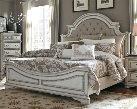 Antique White Traditional 6 Piece King Bedroom Set
