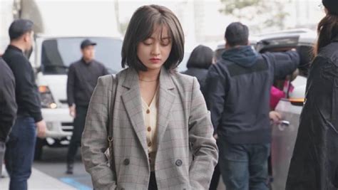 A south korean pop star has appeared at a court hearing to decide whether to arrest him over allegations that he illegally shared sexually explicit videos of women. Nangis, Jihyo Twice Korban Video Mesum Jung Joon Young?