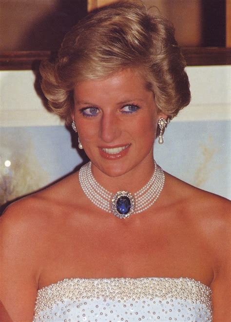 The sculpture will be erected near the former middlesex hospital, opened by princess diana in 1987. Gracie Jewellery: The Countdown to the Royal Wedding - Pearls