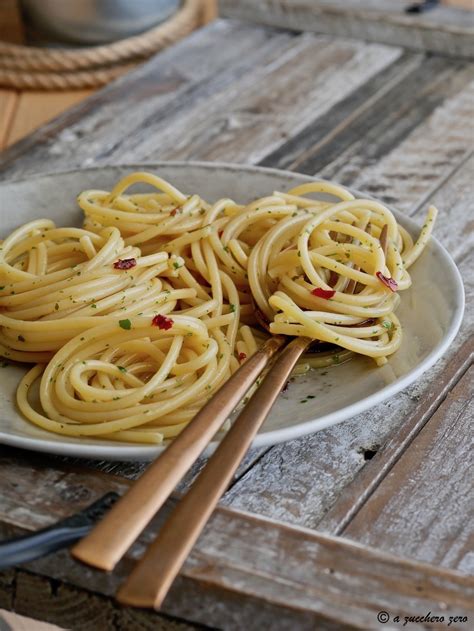 Spaghetti aglio, olio e peperoncino tempo di preparazione totale: Spaghetti aglio olio e peperoncino light - a zucchero zero