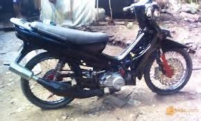 Gambar motor astrea kartun rosaemente com from cdnstaticallyio senang waktu mempunyai motor dan roda empat yang sudah di modif karena jaman ini modifikasi honda astrea grand drag bebek dua silinder 218 cc terbaru photo itu merupakan inspirasi dari kami nan bermaksud mengisi web ini. gambar motor vespa kartun hitam putih