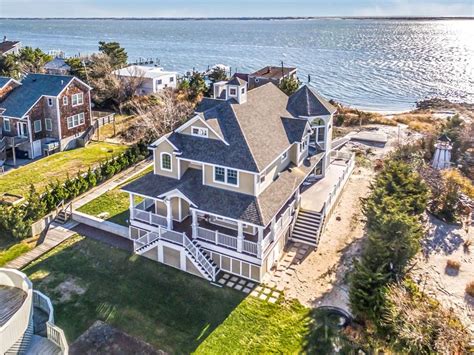 Magnificent Waterfront Beach Home Built To Perfection New York Luxury
