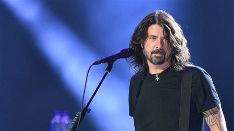 Dave Grohl Retraces His Life Affirming Path From Nirvana To Foo Fighters