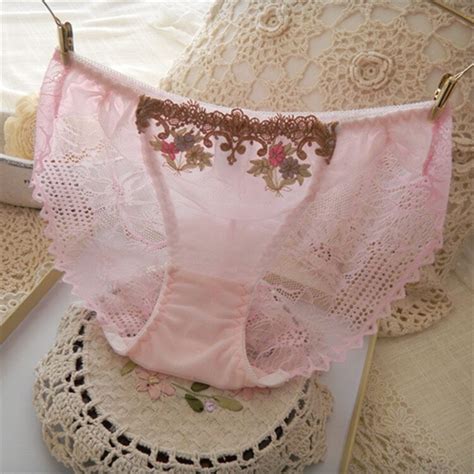 Sexy No Trace Low Waist Korea Sweet And Pink Embroidered Lace Lace