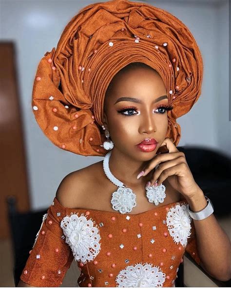 2019 Latest Asoebi Headwraps African Wedding Attire African Head Dress African Fashion Dresses