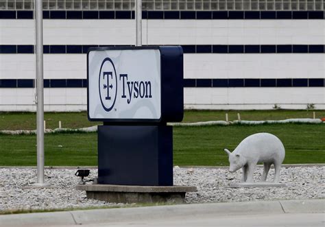 Tyson Fires Waterloo Iowa Managers Following Covid Bet Investigation