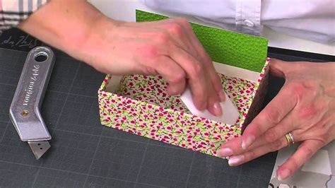 Je vous propose un pas à pas d'une petite boite en papier super simple à faire. Créer une boîte en carton - L'Atelier Edisaxe - YouTube