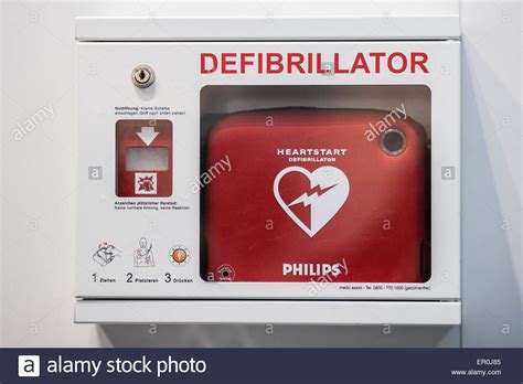 Heart Defibrillator Stock Photos And Heart Defibrillator Stock Images Alamy