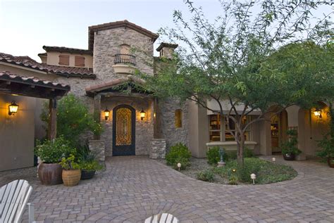 Courtyard Home This Home Has Four Entrances To The Home Just From
