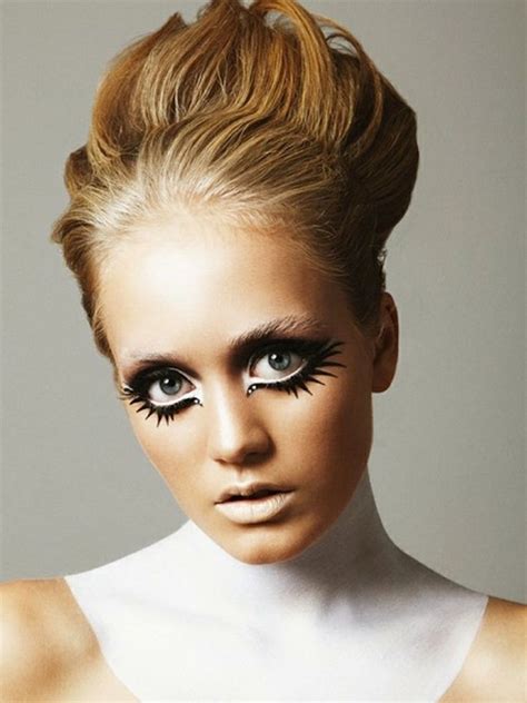 15 Groovy 60s Halloween Costumes To Diy Maquillaje De Pasarela