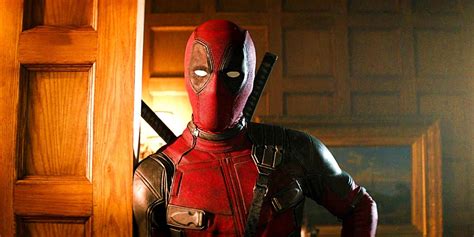 Deadpools New Mcu Costume Revealed In Set Photos First Look At Ryan