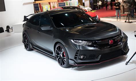The honda civic type r is ready to tear up the track with a new limited edition trim in phoenix yellow, featuring forged bbs wheels. 2017 Honda Civic Type R previewed in Paris - Photos (1 of 8)