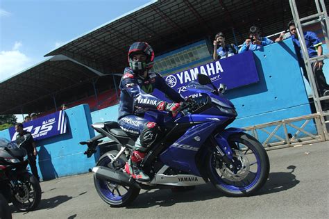 Best yamaha r15 v3 modified examples in india with images yamaha r15 v3 is one of the best looking bikes that you can currently buy in the 150cc segment. Yamaha R15 V3.0 images | Autocar India - Autocar India