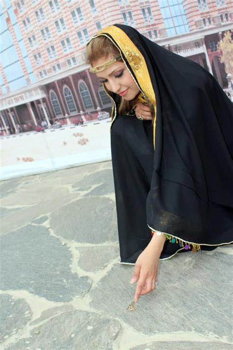 Nice Drees Makeup Afghan Girl Mozhdah Jamalzadah Einfache Frisuren