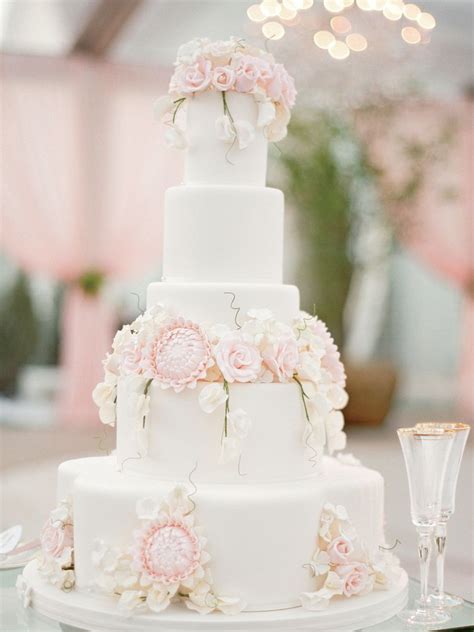 16 prettiest sugar flower wedding cakes ⋆ viet wedding