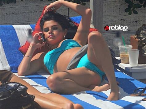 Selena Gomez Nude Naked Oops Upskirt Top Porn Images Comments