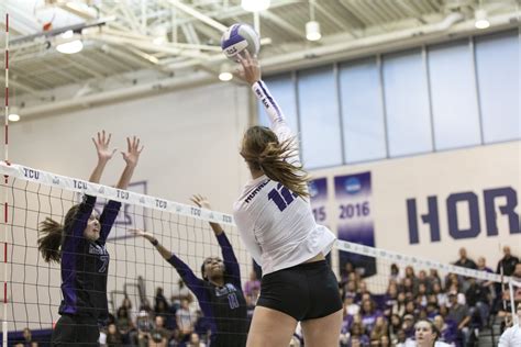 First Year Adams Leads Volleyball To Sweep Of Lipscomb TCU