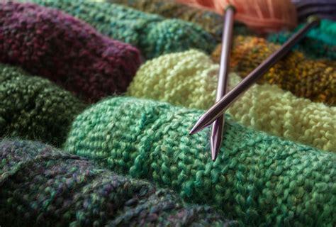 Knitting Tools: What Is the Gauge of That Needle?