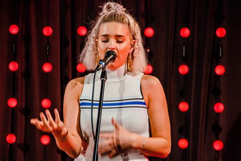 Anne Marie In The Bsmnt Qmusic