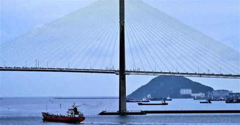 Busan Harbor Bridge In Busan South Korea Encircle Photos