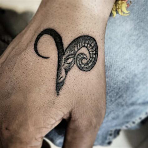 30 Cool Small Tattoos For Men Legitng