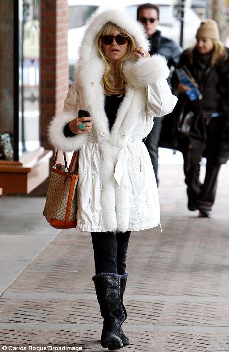 Goldie Hawn Is Cosy In Fur For A Romantic Stroll In Aspen