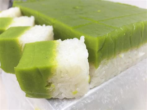 Rasanya yang lemak dengan dilapisi lapisan pulut memang enak rasanya kan. I Ate Pandan Custard with Steamed Sweet Glutinous Rice ...