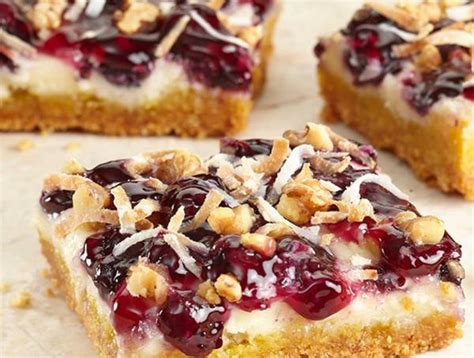 Combine ingredients together to form a dough. Recipe: Blueberry Lemon Snack Bars | Duncan Hines Canada®
