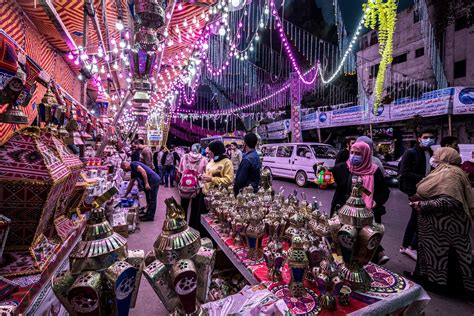 Ramadan From Around The World Muslims Celebrate With Prayer