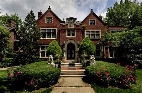 Demand For Detroits Old — And Affordable — Mansions Revs Up Chicago