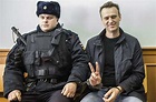Im Fall Alexej Nawalny: Vergiftung? Kreml warnt vor schnellen ...