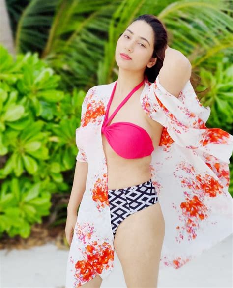 Disha Parmar Looks Her Hottest Best In Bikini Avatar Celebrates Rahul Vaidyas Birthday In Maldives