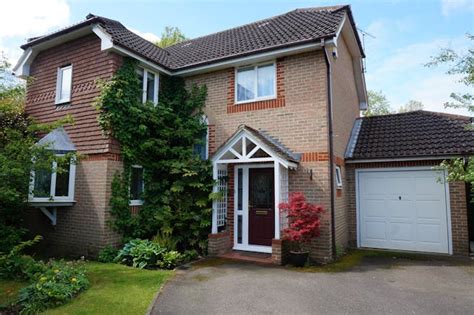 3 Bedroom Detached House For Sale In Holm Oaks Cowfold Rh13 8aq