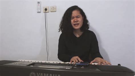 Erika Lagu Pejalan Sisir Tanah Cover Youtube