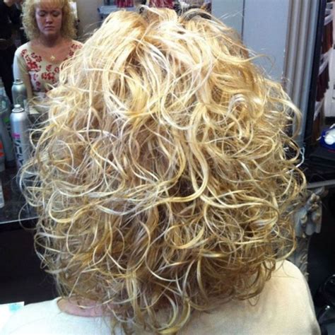 Medium Blonde Perm Hairstyle Short Permed Hair Curly Perm Hairdos For