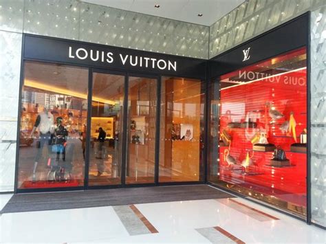 Louis Vuitton Century City Mall Paul Smith