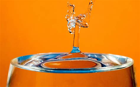 Download Wallpaper 2560x1600 Glass Water Splash Drops Macro