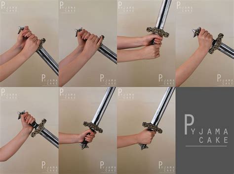 Pin By Lyam On クロッキー用 Hand Holding Sword Hand Reference Hand Pose
