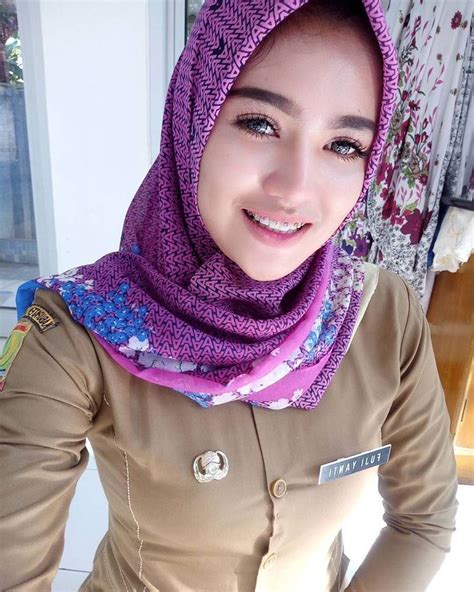 Pin Oleh AziziKong Di PRETTY WOMAN Hijab Chic Wanita Wanita Cantik