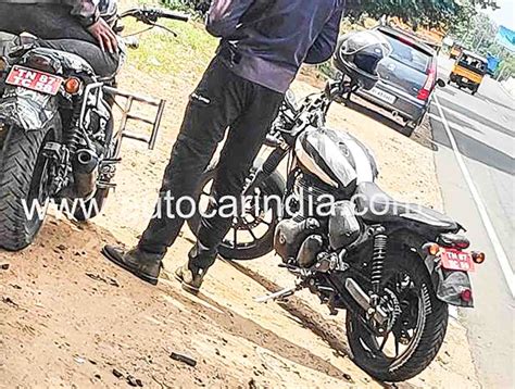 Royal enfield bikes announces some of its key upcoming models at the beginning of a year. New Royal Enfield spied for the first time - Is it the Hunter?