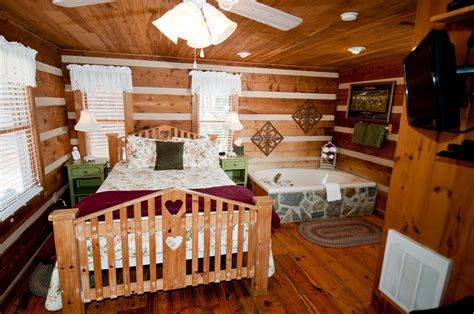Sweetheart Cabin One Room Cabins Cabin Rustic Cabin