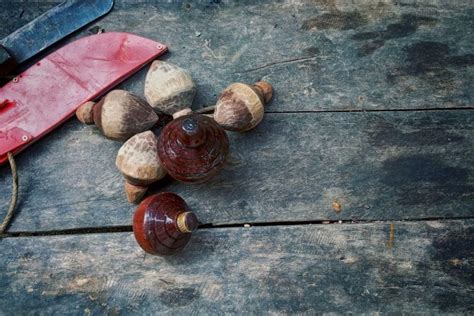 Mengenal Permainan Gasing Di Kepulauan Riau