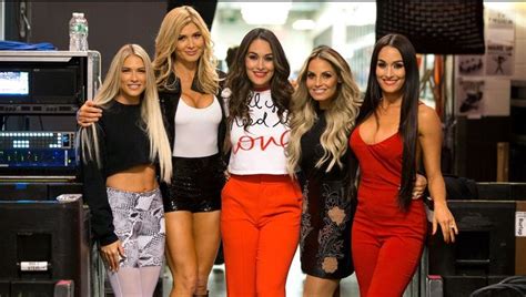Raw 25 Backstage Wwe Girls Wwe Women Wrestling Divas