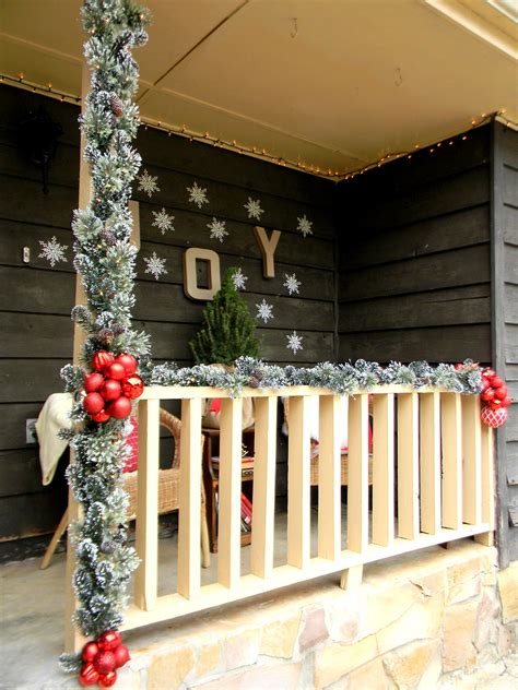 50 Best Christmas Porch Decoration Ideas For 2020