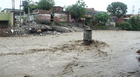 Its Like Flood In Dehradun After Rain दून में भारी बारिश बने बाढ़