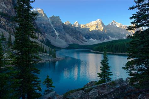 The Ten Peaks Of Moraine Lake Moraine Lake In Banff Nation Flickr
