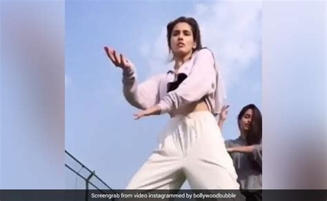 Disha Patani Shows Her Moves Dance Video Viral On Internet दिशा पटानी