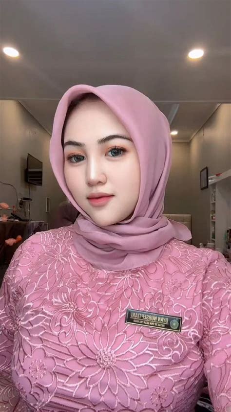 Pin Oleh Cukcuk Di Ciwi Gaya Hijab Jilbab Cantik Wanita Berlekuk
