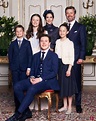 Federico y Mary de Dinamarca con sus hijos Christian, Isabel, Vicente y ...